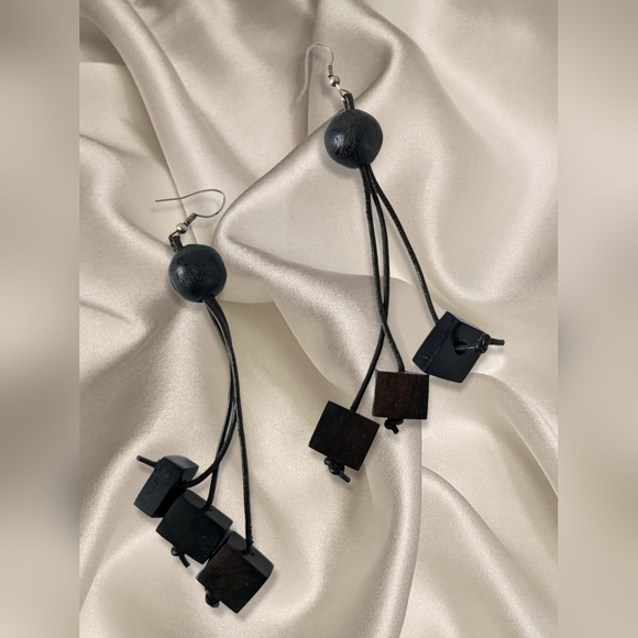 Handmade African wooden Earrings black dangling blocks - Picture 4 of 4